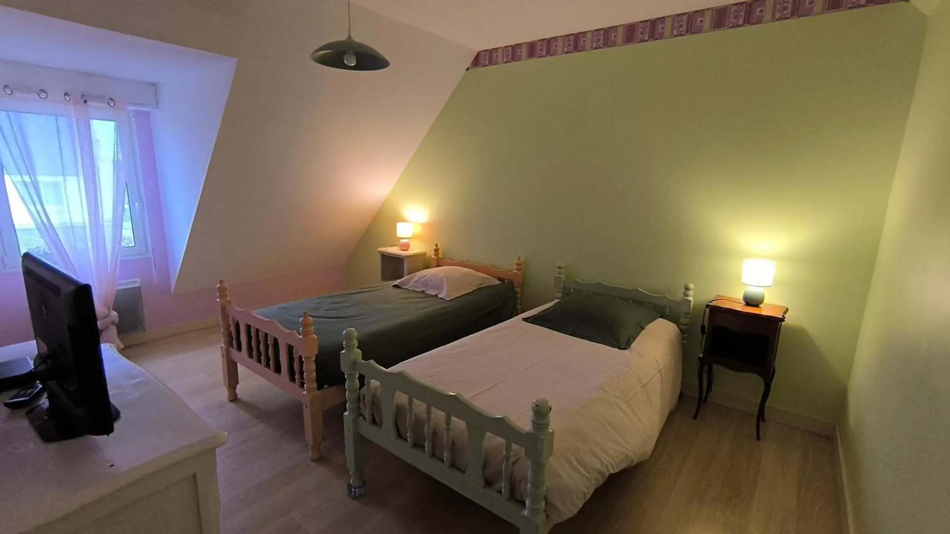 Casa de Férias Gite Arums, Meuble 3 Etoiles, Proche Mer Ploudalmezeau